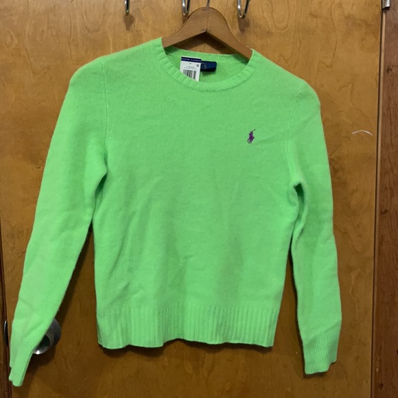 Never worn cashmere sweater, tags still on . - Picture 3 of 3